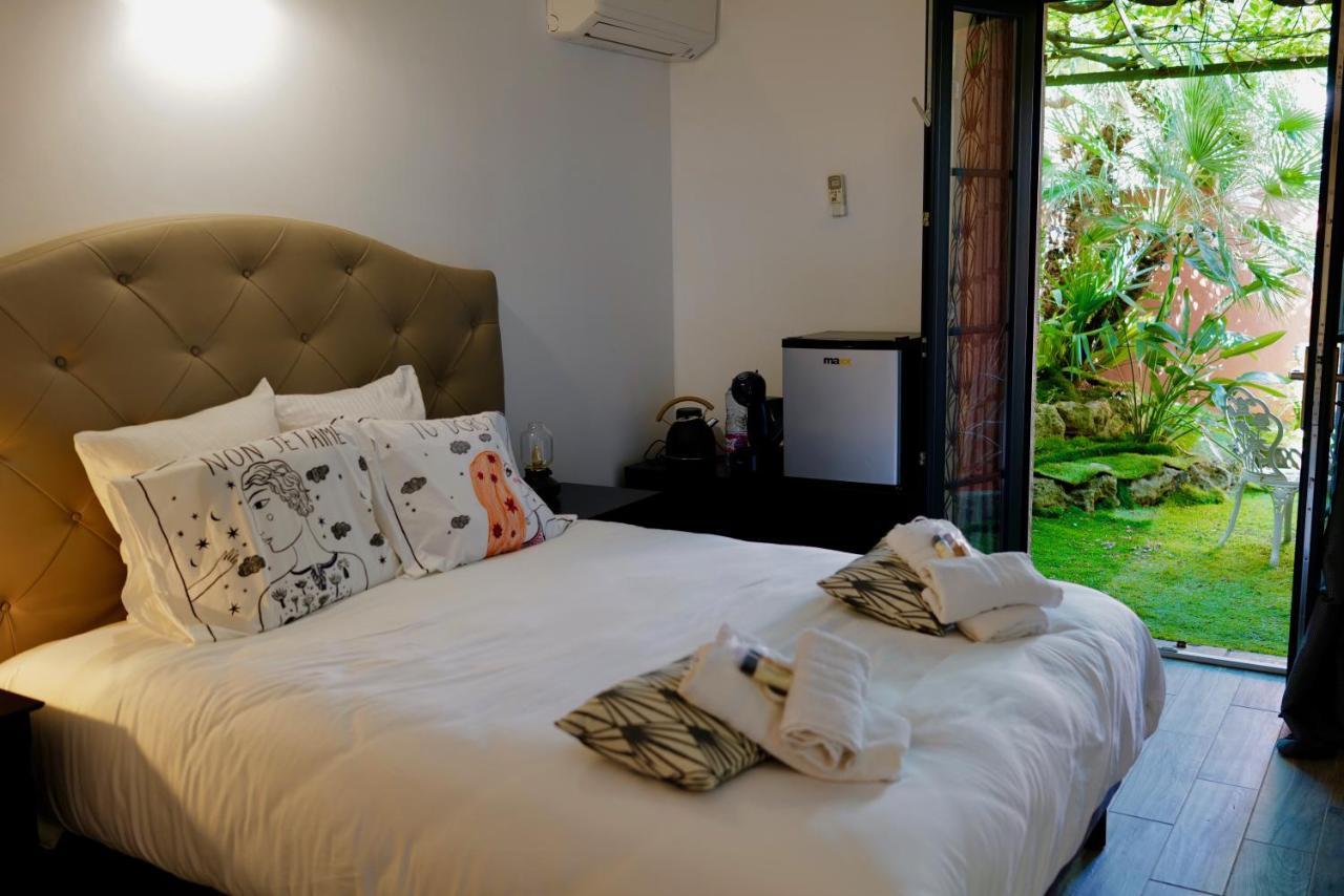 Lou Pitchoun: Luxurious Family Suite with Garden in Saint-Tropez Exterior photo